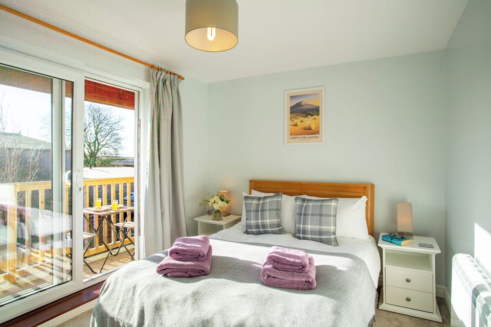 Bedroom 1 - double with balcony