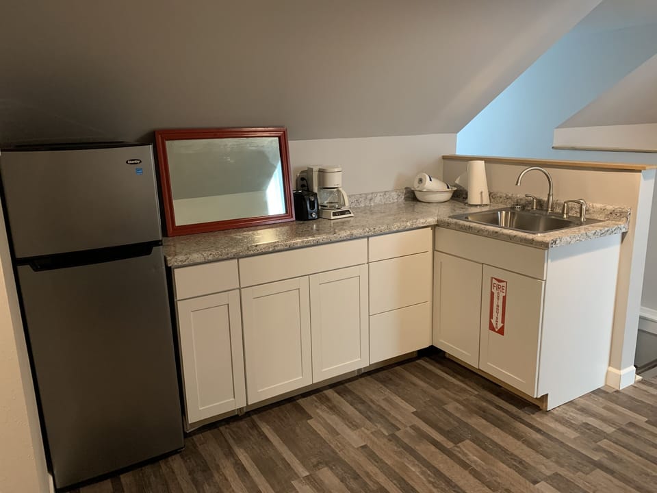 Loft Kitchenette 