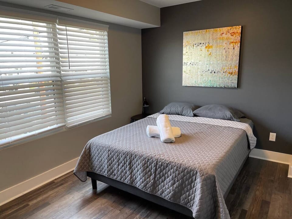 Bedroom 3. Plush queen