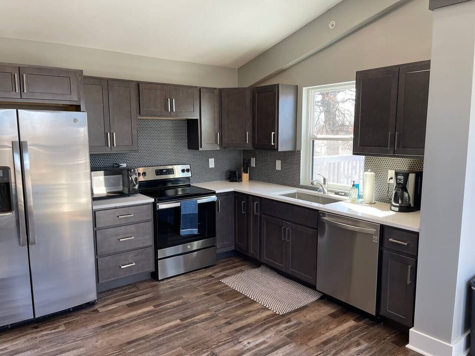 Modern kitchen with quartz countertops