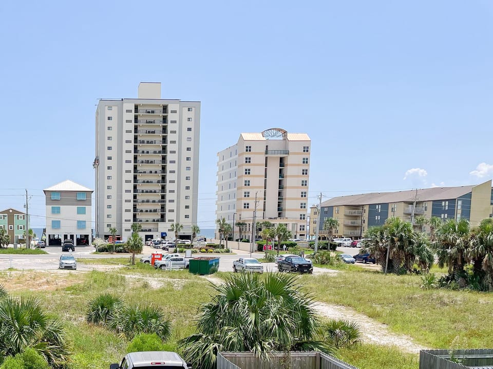 Path to beach blvd and public beach access
