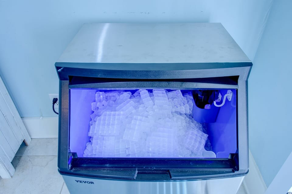 Commercial Grade Ice Maker for your coolers on the beach