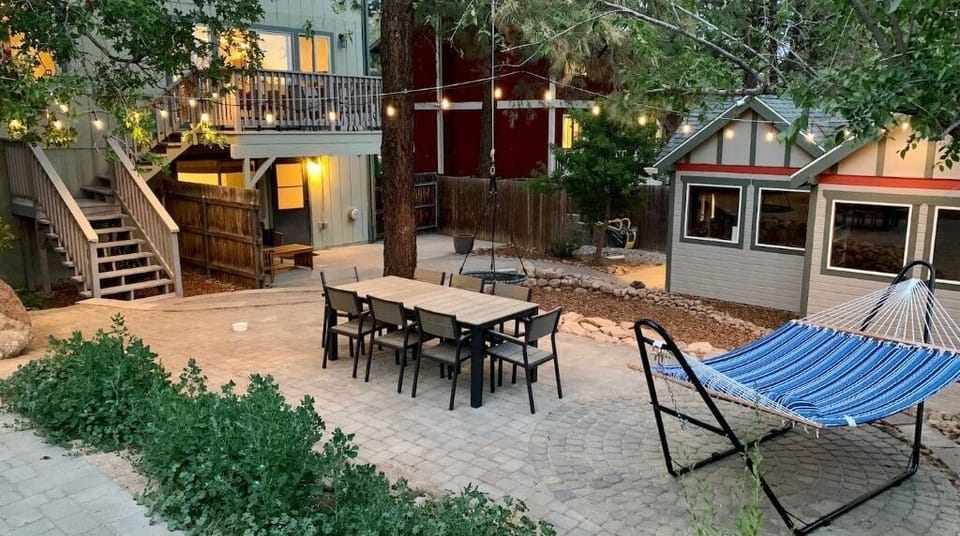Outdoor dining under the bistro lights and stars