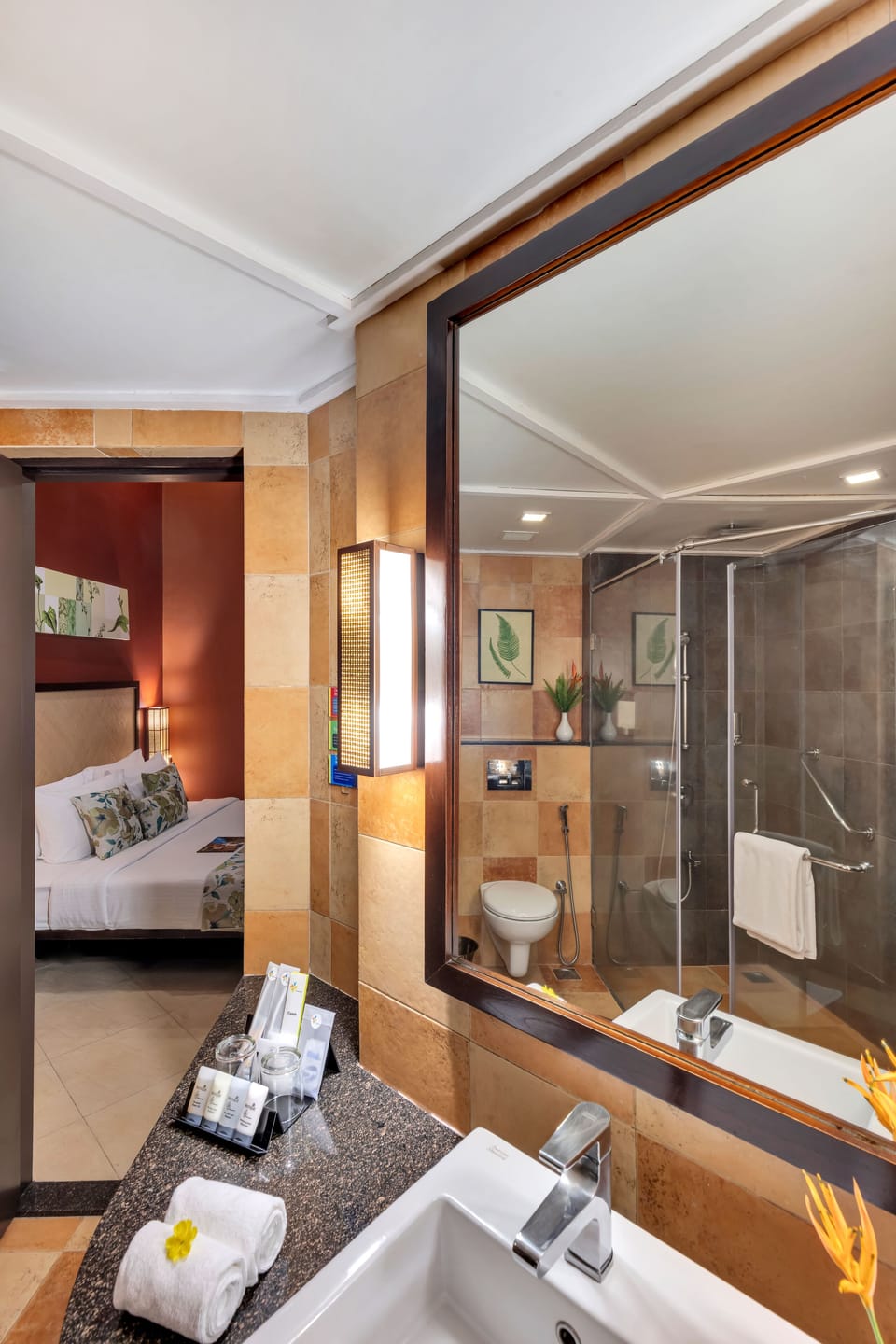Family Suite | Bathroom | Shower, hair dryer, towels