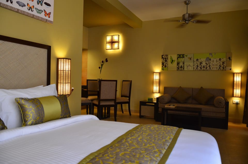 In-room safe, blackout drapes, free WiFi