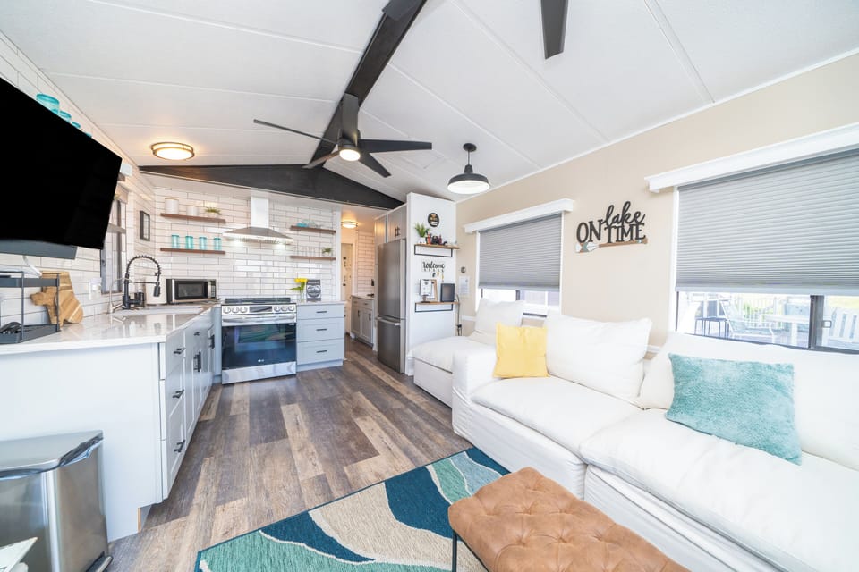 Open floor plan
Inspiration Point Lakehouse unit #B43