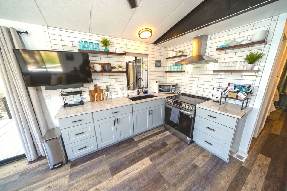 Full Kitchen
Inspiration Point Lakehouse unit #B43
VRBO #2385281