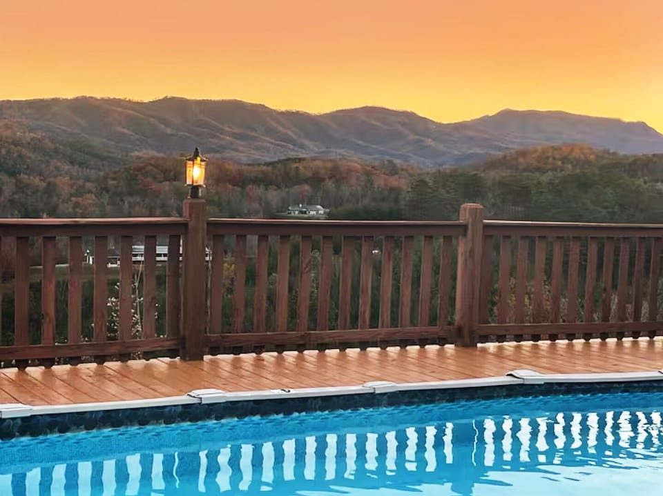 Expansive Mountain Views of the Smoky Mountain Landscape from the back deck