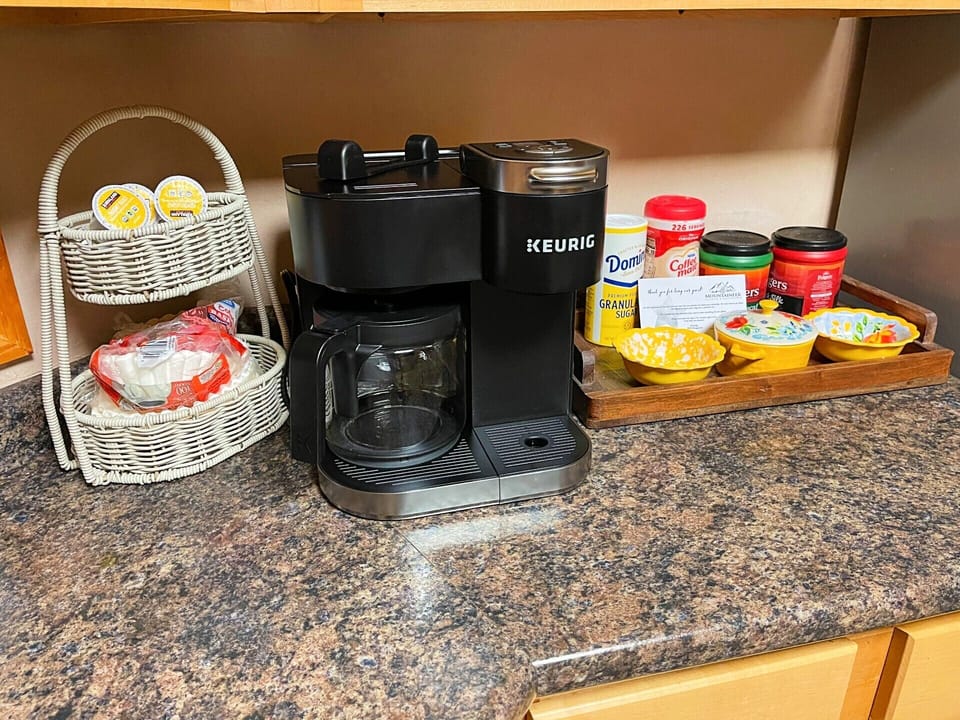Coffee bar with Keurig K-Cup and Carafe Coffee Maker