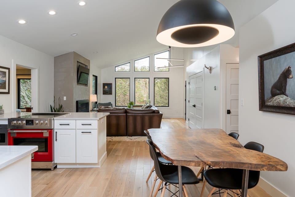 Dining table with seating for 4.