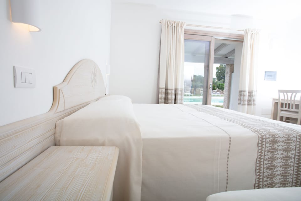 Superior Room | Minibar, in-room safe, desk, soundproofing