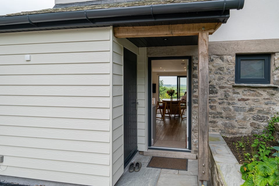 Self-catering Brigsteer - Lyth Valley View at Broom Bank