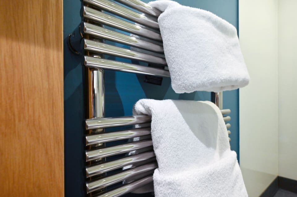 Superior Apartment | Bathroom amenities | Free toiletries, hair dryer, towels, soap