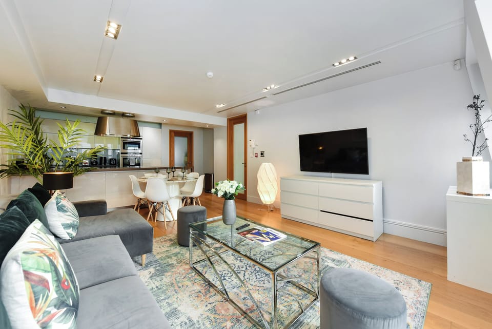 Superior Apartment | Living area | 49-inch Smart TV with satellite channels, TV, Netflix