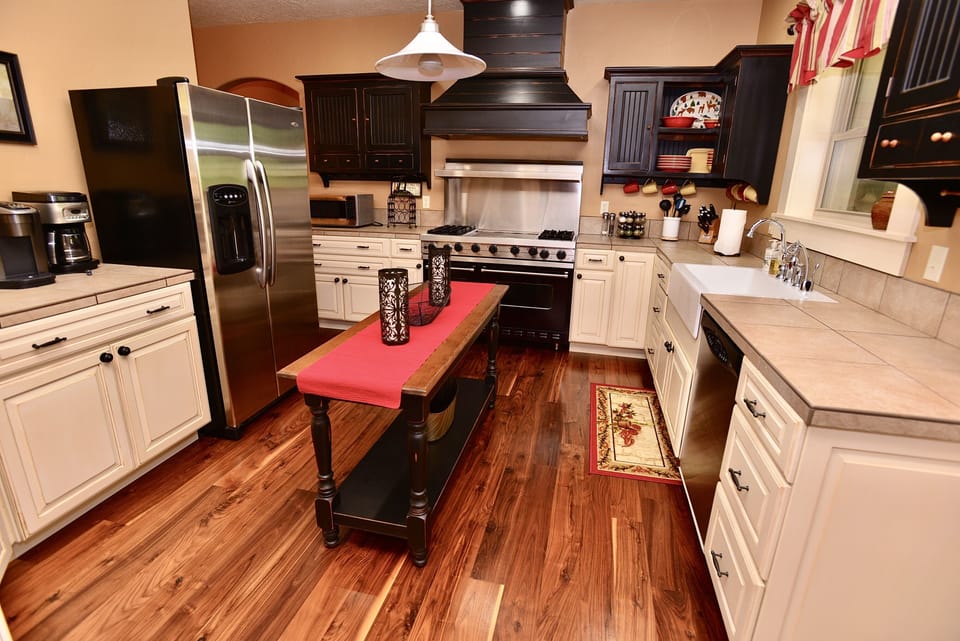 Kitchen counterspace