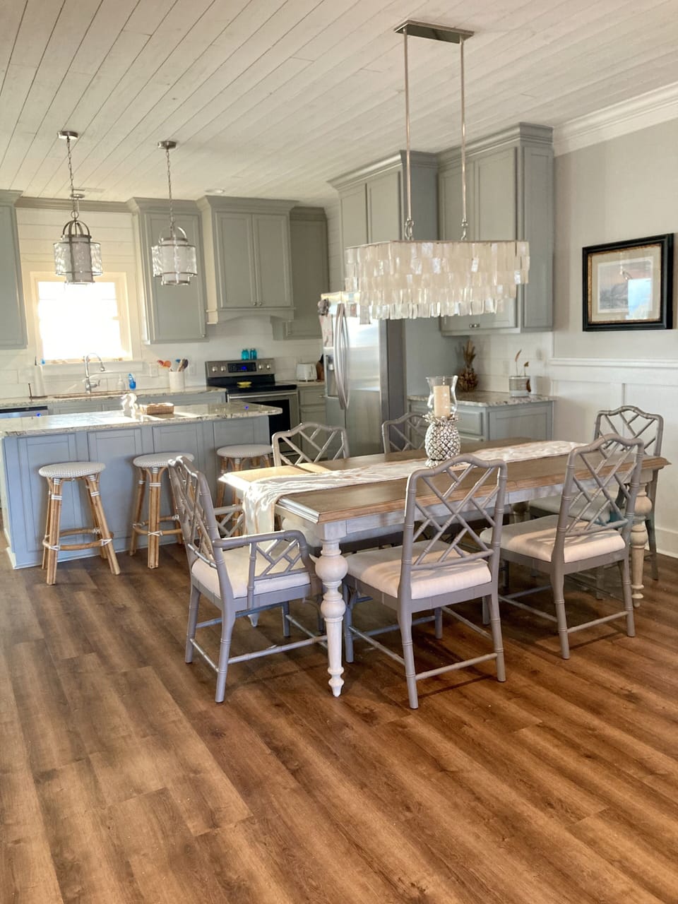 main floor dining and kitchen 