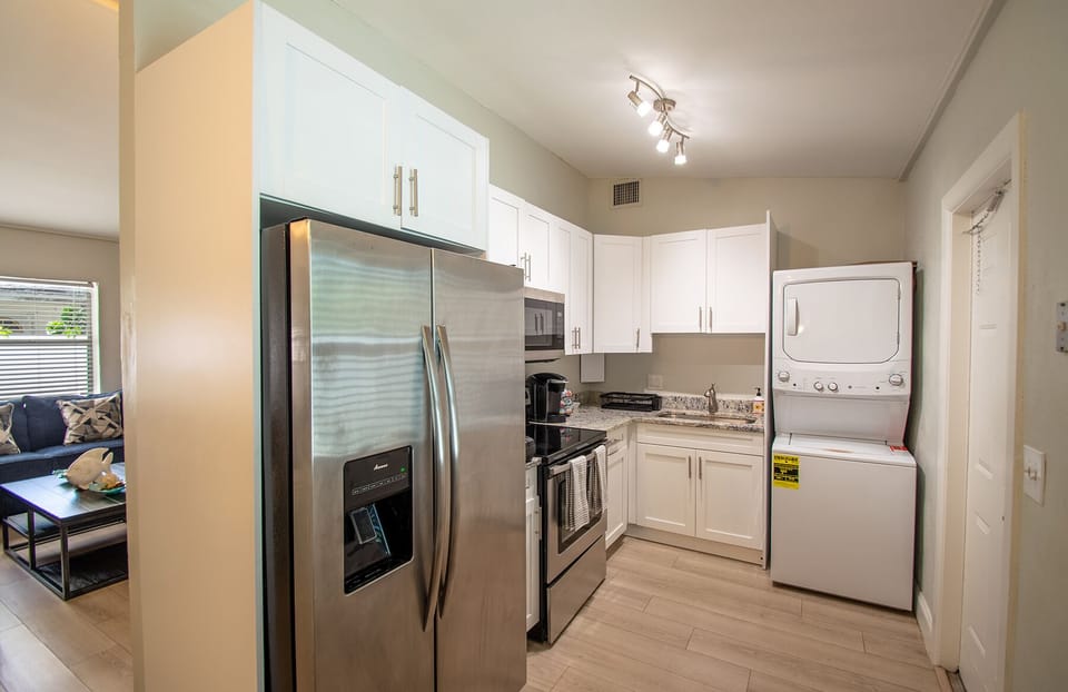 Full Size Kitchen and Full size Washer/Dryer