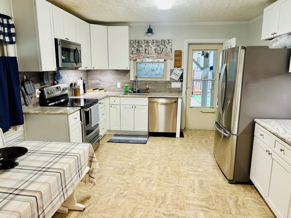 Full Kitchen - Electric range & dishwasher, microwave