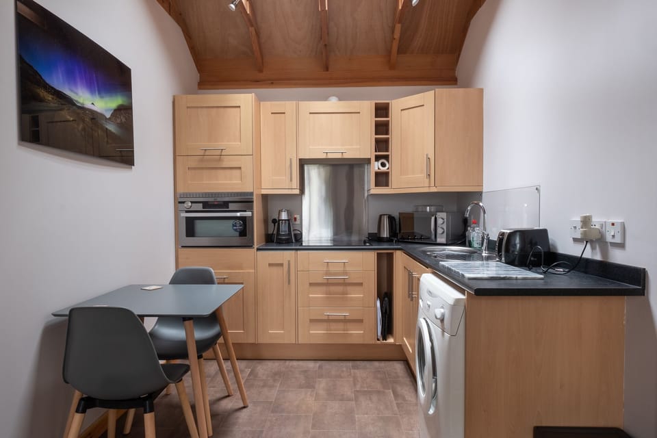 Apartment, 1 Bedroom, Fireplace, Garden View | Interior