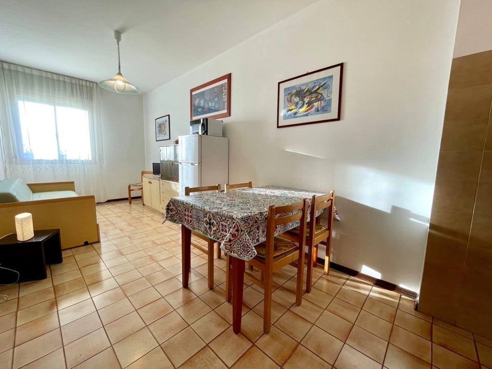 Apartment, 1 Bedroom, Balcony, City View | Interior