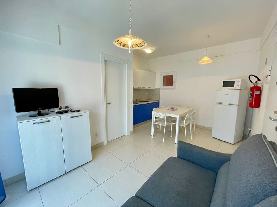 Apartment, 2 Bedrooms, Balcony | Room amenity