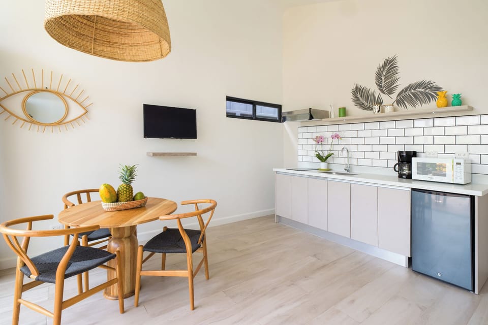 Bungalow, 1 Bedroom, Terrace, Garden View | Dining