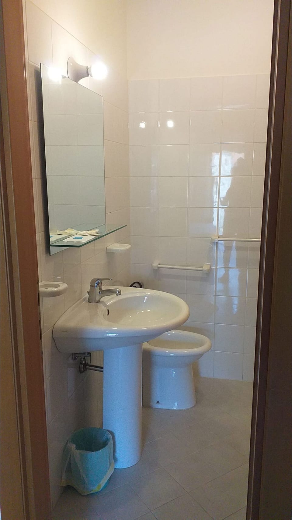 Room, 1 Bedroom, Accessible, Smoking | Bathroom | Hair dryer