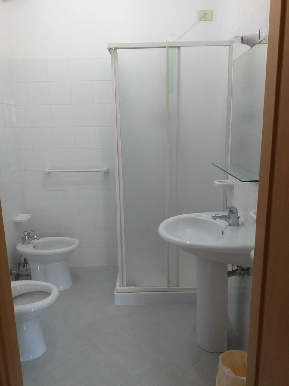 Room, 1 Bedroom, Accessible, Smoking | Bathroom