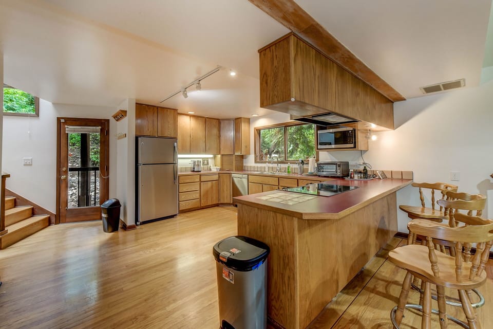 Fully equipped kitchen with plenty of space to cook and gather