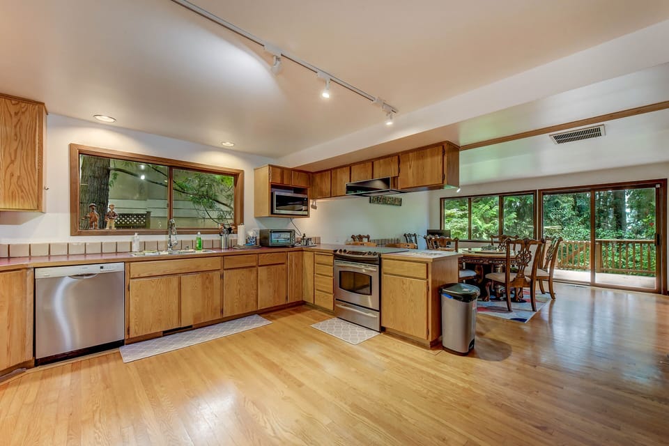 Fully equipped kitchen with plenty of space to cook and gather