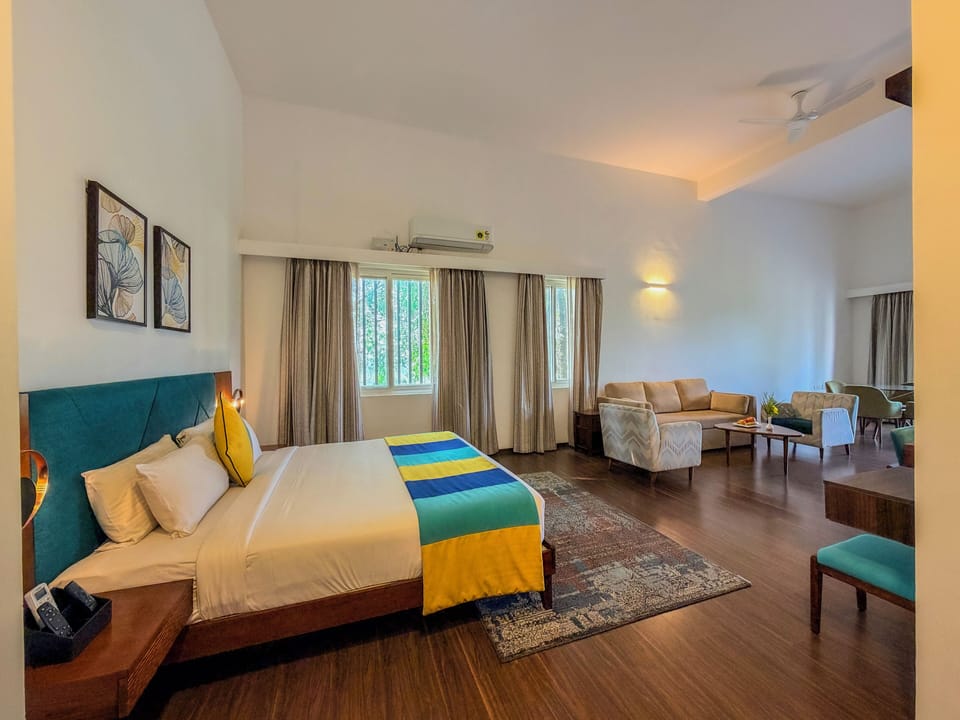 Suite | Premium bedding, minibar, in-room safe, desk