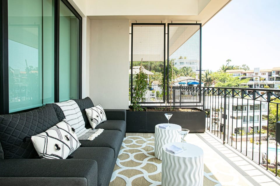 Condo - Image 3