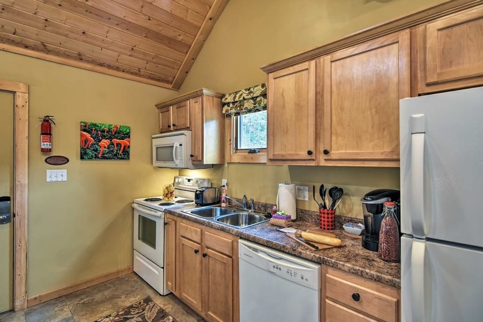 You’ll have plenty of space to store food in the cabinets.