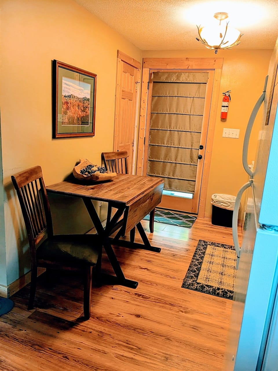 Extend the dining table for plenty of space to eat and work.