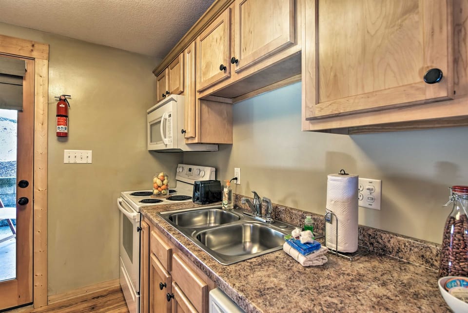 You’ll have plenty of space to store food in the cabinets.