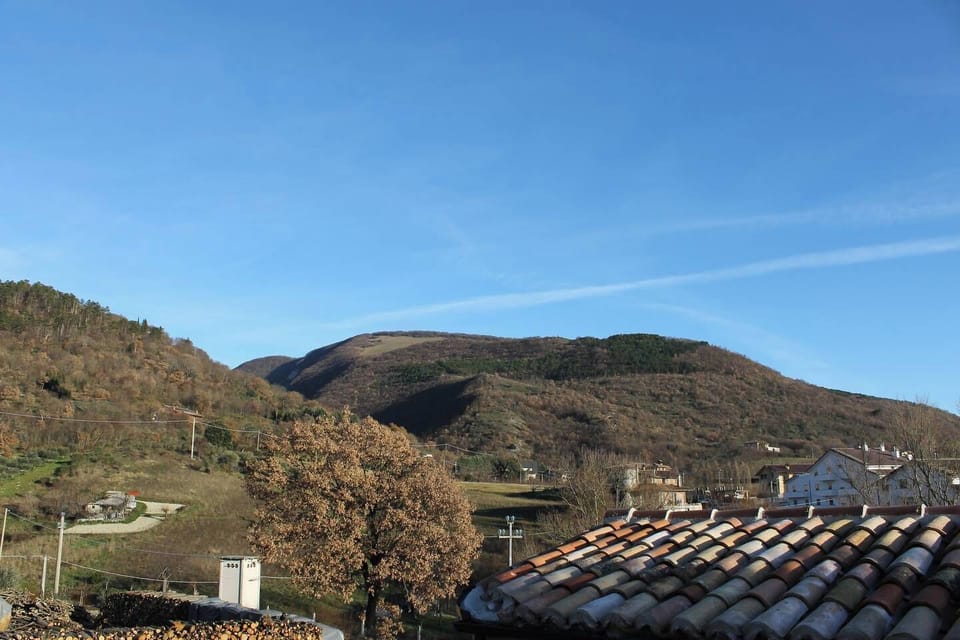 Un'altra vista delle montagne dalla terrazza