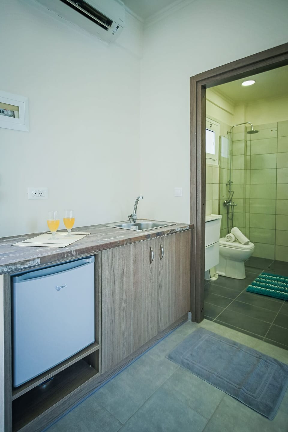 Standard Double or Twin Room | In-room safe, WiFi (free), bed sheets
