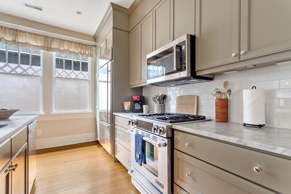 Downtown Luxury | Rutledge Avenue Inn (Suite B)