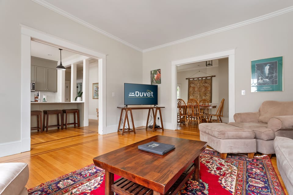 Downtown Luxury | Rutledge Avenue Inn (Suite B)