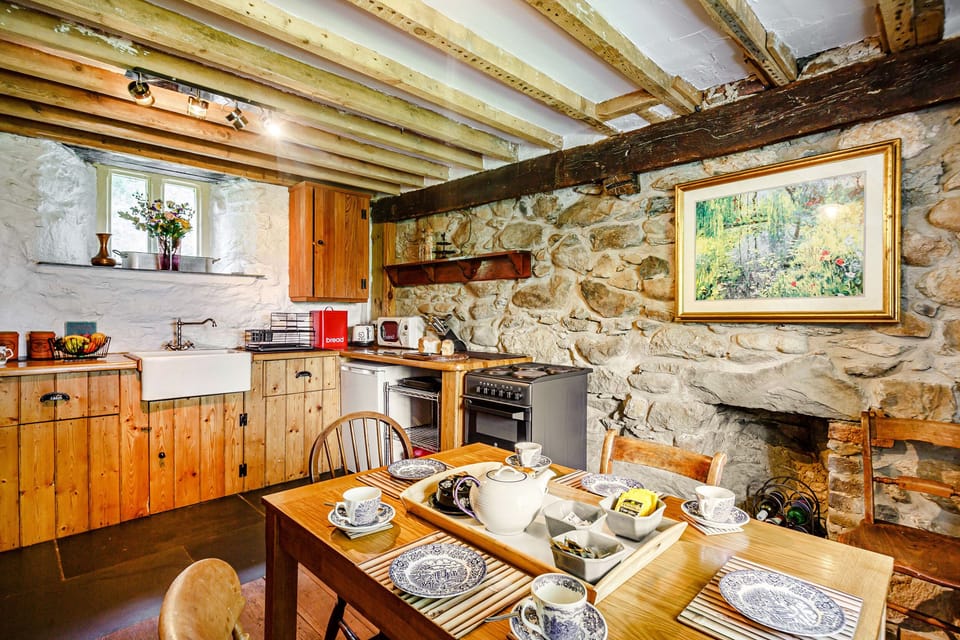 Cottage | Interior