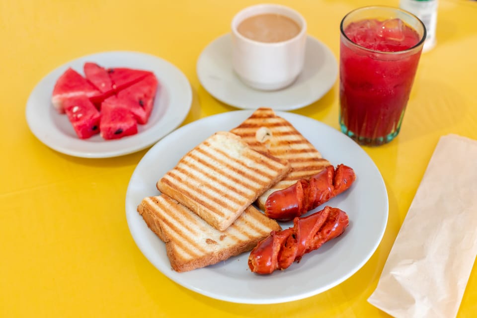 Free daily English breakfast