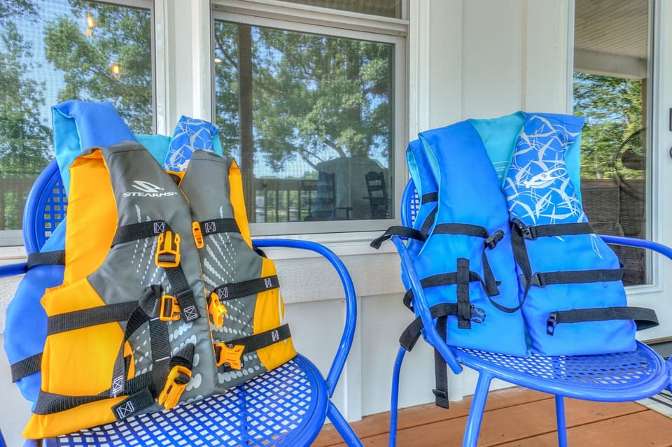Life jackets for adults, youths, and small children available. 