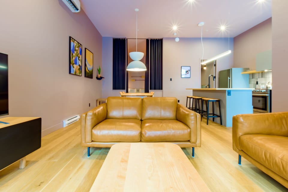 Loft, 1 King Bed | Living area | Smart TV