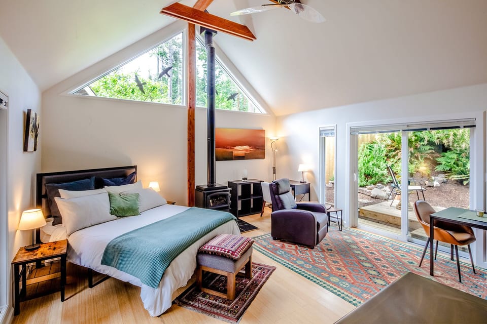 Bedroom/living/deck/dining table (2021)