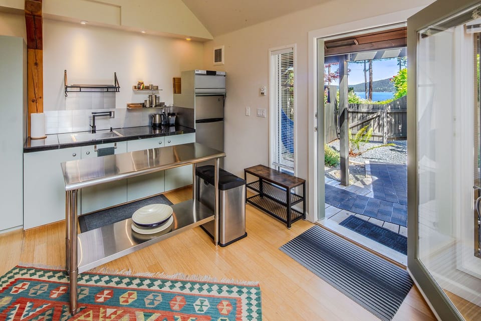 Bar & Front Yard with Ocean View