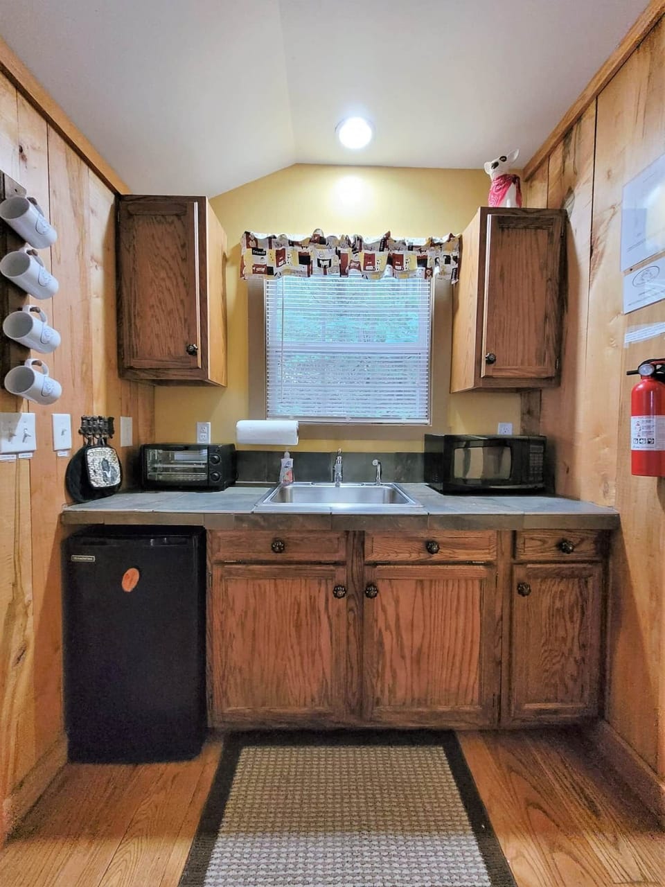 Doghouse Kitchenette