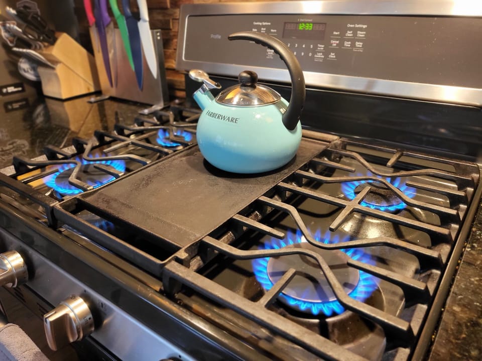 Gas stove.