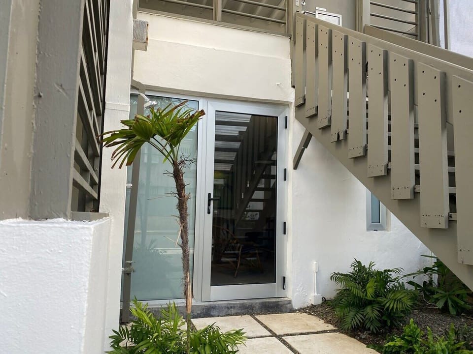 Main entrance to Suite Paquita
