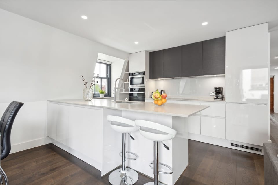 Exclusive Apartment, 2 Bedrooms, Non Smoking, Terrace | Private kitchen | Full-size fridge, microwave, oven, stovetop