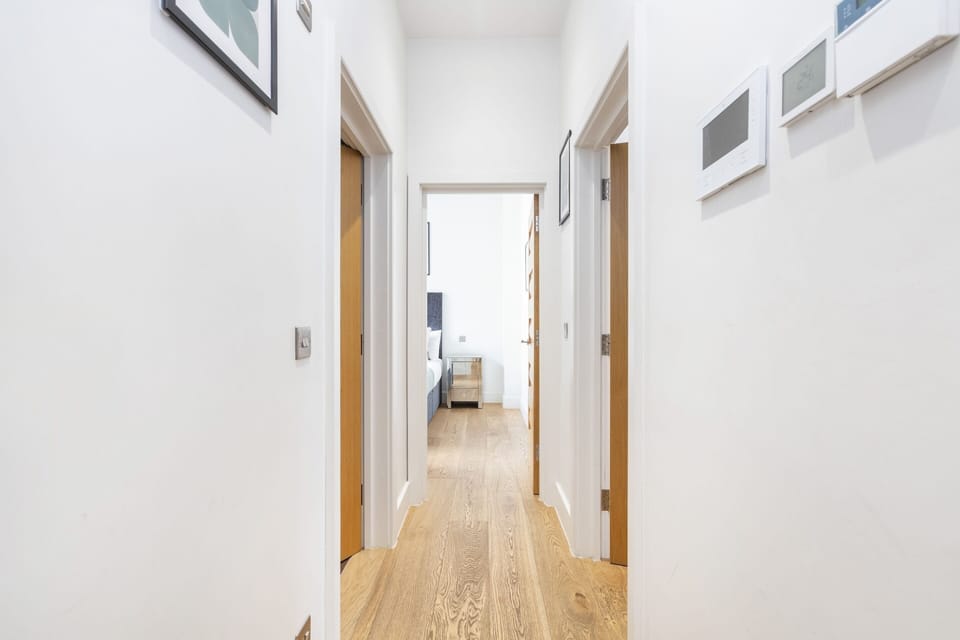 Comfort Apartment, 1 Queen Bed with Sofa bed, Kitchen, City View | Individually decorated, individually furnished, desk, laptop workspace